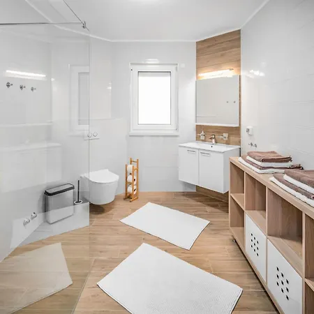 Lucia By Interhome * أوماغ