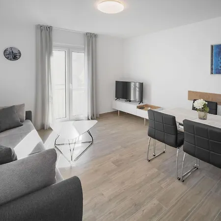 Lucia By Interhome بيت للعطل أوماغ