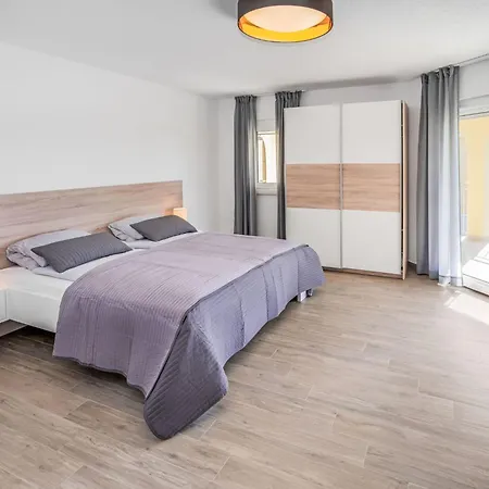 Lucia By Interhome * أوماغ