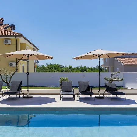 Lucia By Interhome *