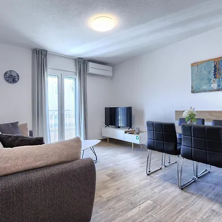 Lucia By Interhome *