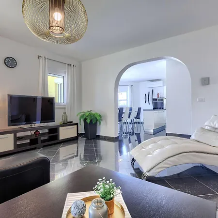 Casa de Férias Lucia By Interhome Umago