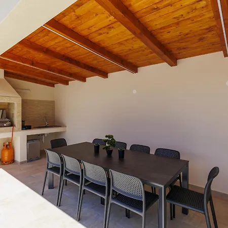Casa de Férias Lucia By Interhome