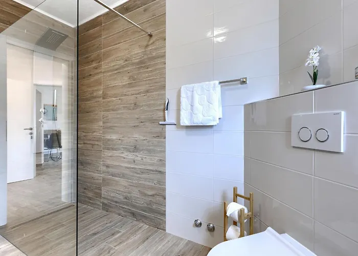 Lucia By Interhome Vikendica *