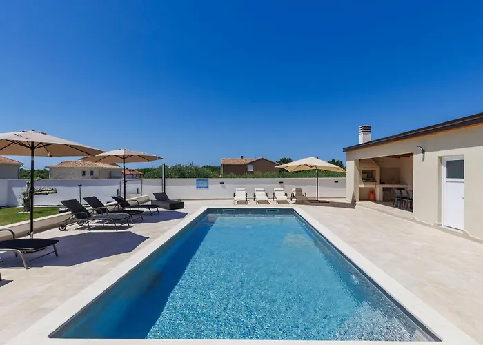 Lucia By Interhome Umag