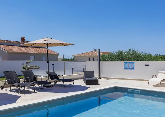 Lucia By Interhome Vikendica *