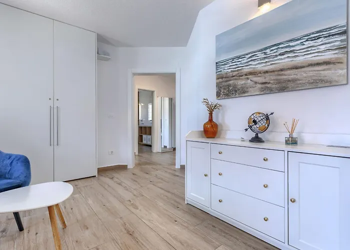 Lucia By Interhome * Umag