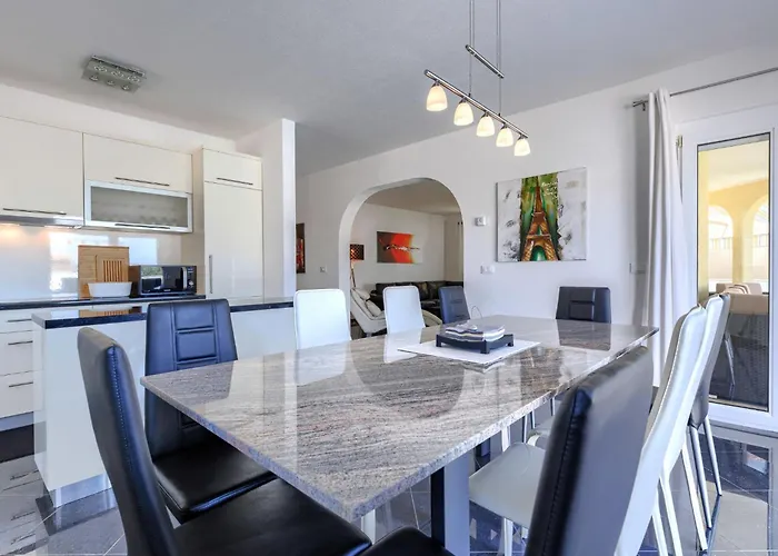 Lucia By Interhome Vikendica *